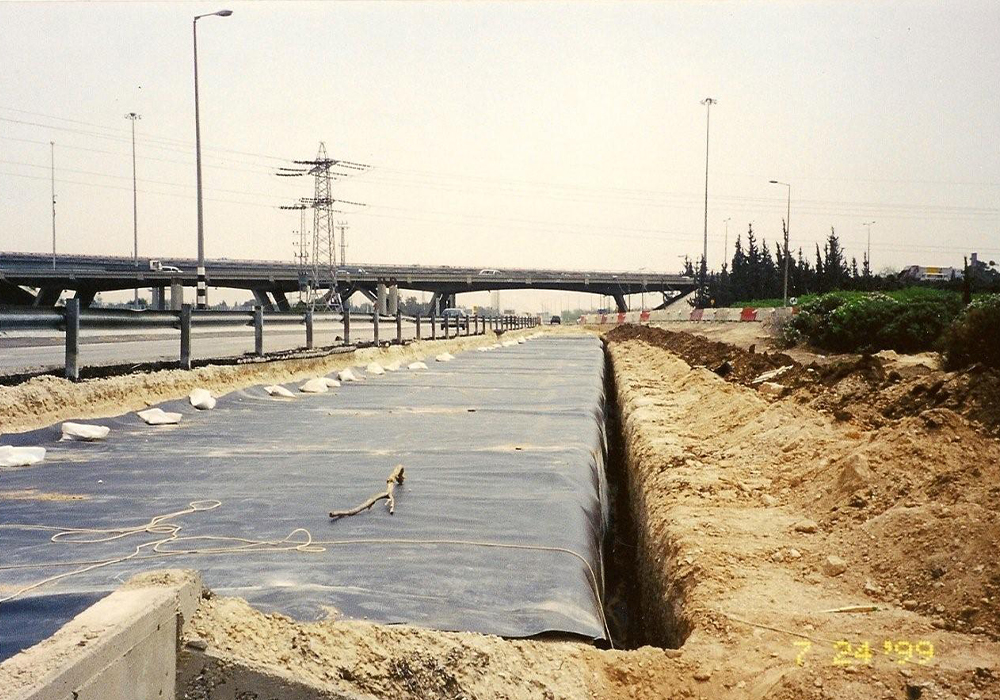 Lining of clay subgrades - Highway 6 (Israel)