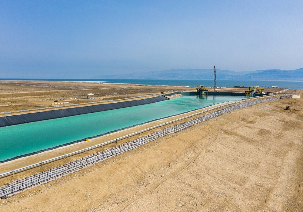 Dead Sea canal project - lining and reinforcement
